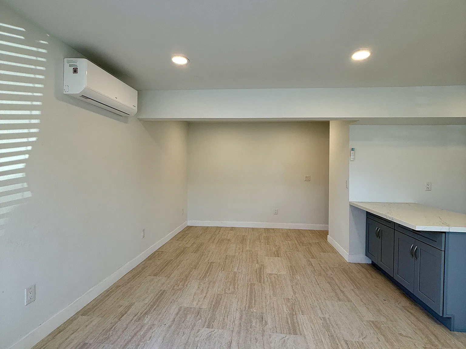 3 bed, 1000 sqft, $3,300 — Photo 4