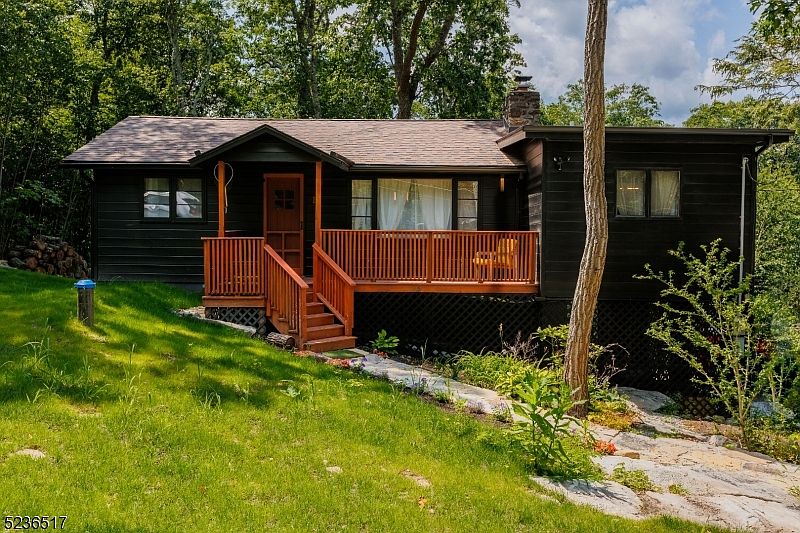 1st image of 113 Vista Dr