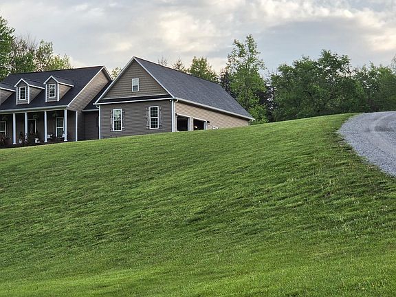 4th image of 213 Tudor Hollow Rd