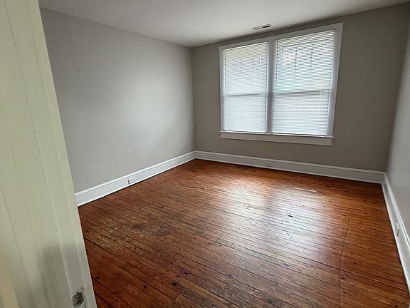 3rd image of 708 Buick Ave