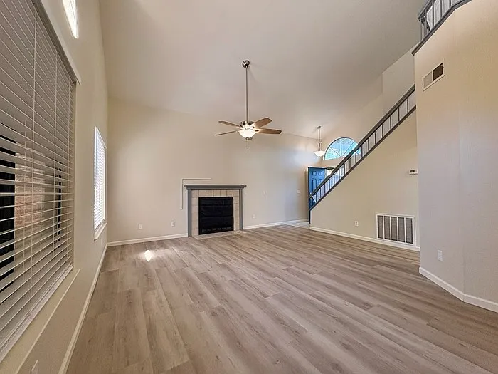 3237 Lowther Way — Photo 6