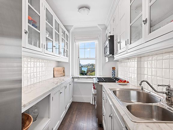 5th image of 299 W 12th St APT 11D