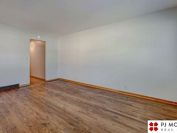 3rd image of 3801 1/2 N 50th St