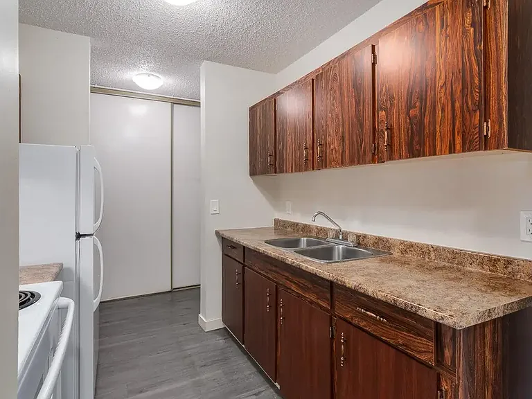 46 Carswell Rd SE — Photo 22