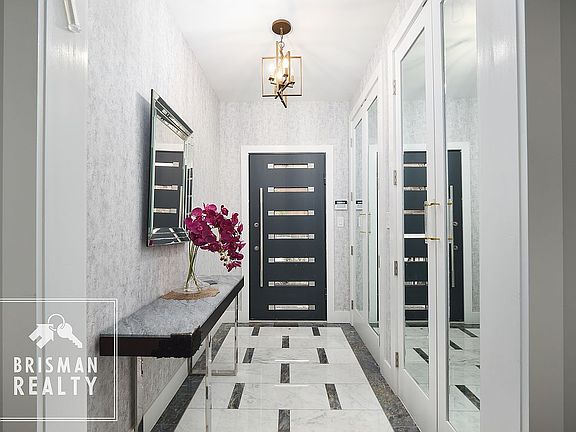 2nd image of 2318 Avenue