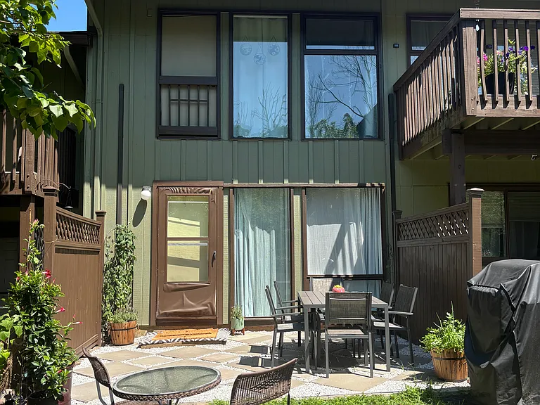 12A Darien #A-V2 — Photo 23