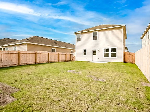 3rd image of 110 Blackbear Dr