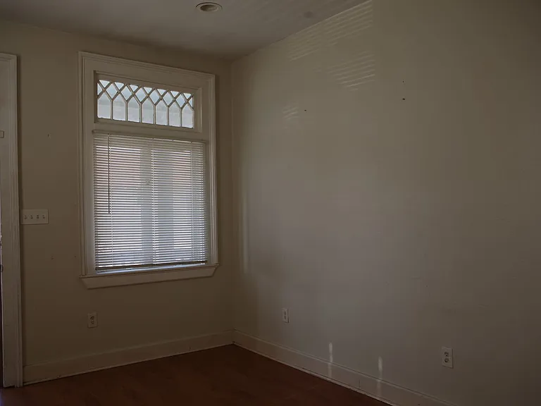436-438 S Hennessey St — Photo 3