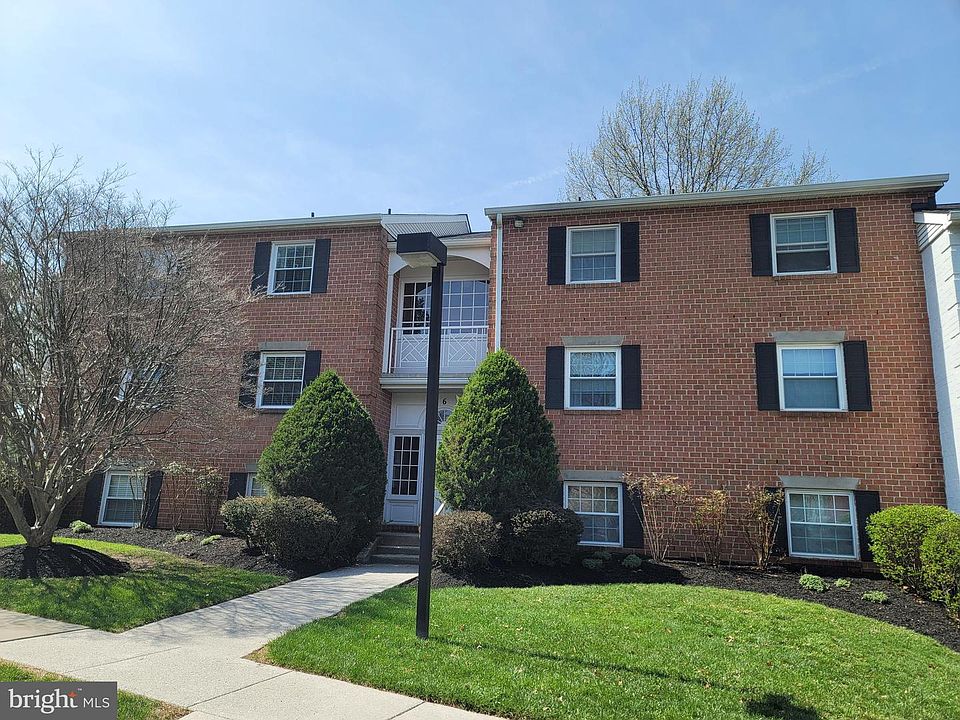 1st image of 6 Elphin Ct Unit 201