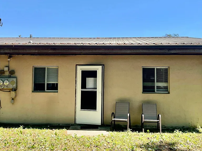831 Bay St #A — Photo 10