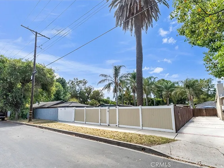7015 Amigo Ave — Photo 31
