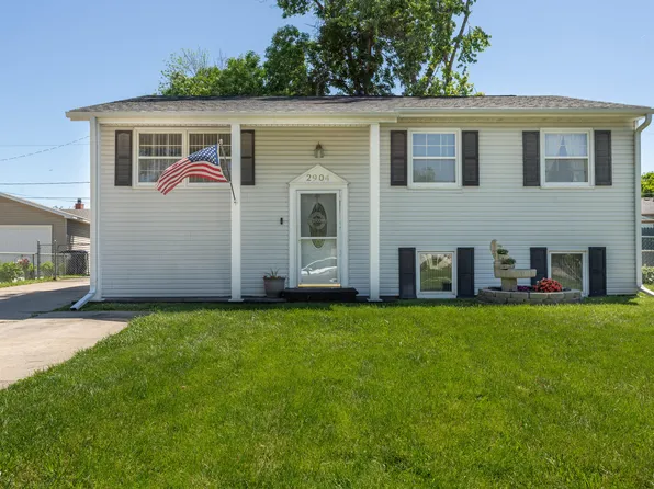 2904 Rawlins Dr, Council Bluffs, IA 51501