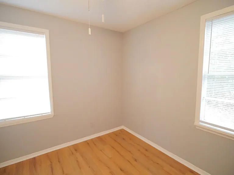 1308 Coleman St — Photo 15