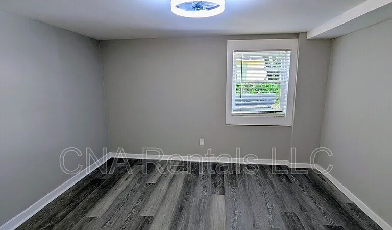 1772 Martin Pl SE #B — Photo 14