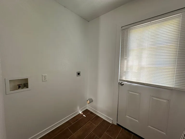 Washer and Dryer hook ups, washer and dryer can be rented for an additional 50 dollars per month.