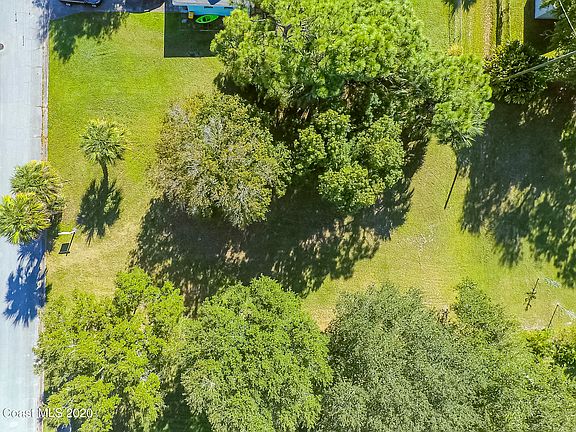 3rd image of 2104 Dunbar Ave