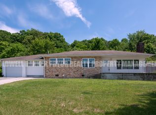 4890 College Dr E, Ooltewah, TN 37363
