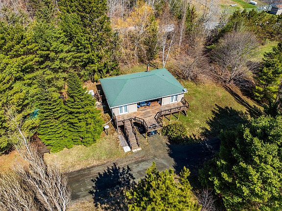 2nd image of 663 Hampton Mountain Rd