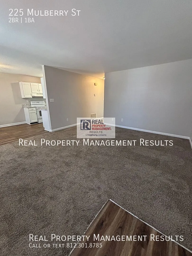 Walkable Downtown Living with In-Unit Laundry & Parking — Photo 2