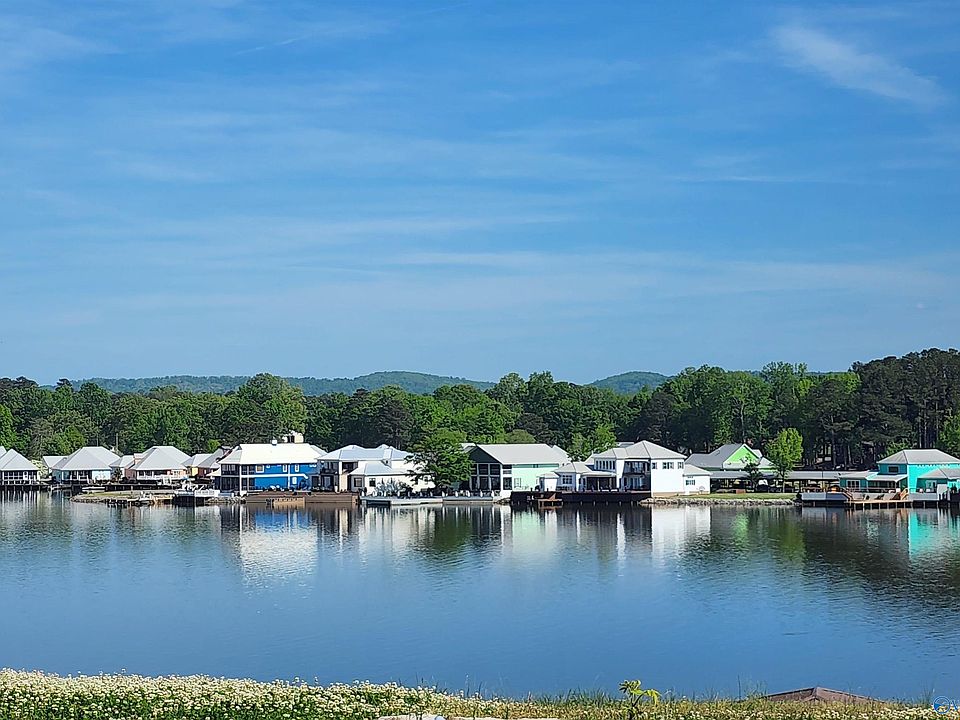 1st image of 155 Lakeshore Dr