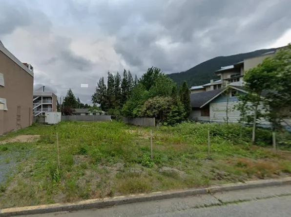 430 Esplanade Ave, Harrison Hot Springs, BC V0M 1A3