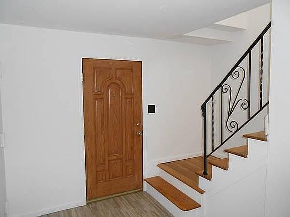 2nd image of 66 Dorval Ave #3BD