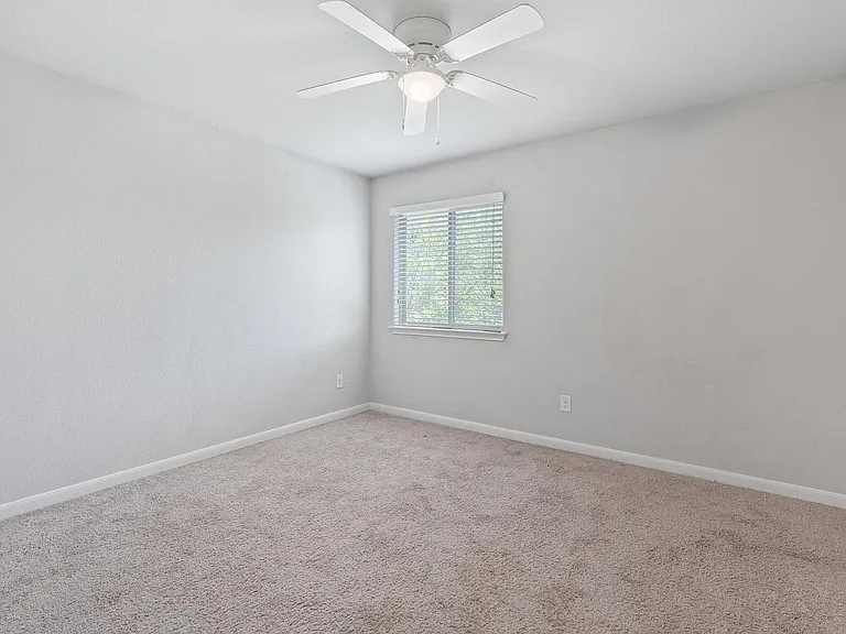 307 Parkside Dr — Photo 25