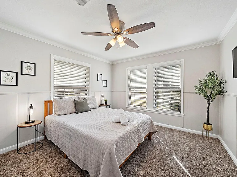 1206 Olive St — Photo 9