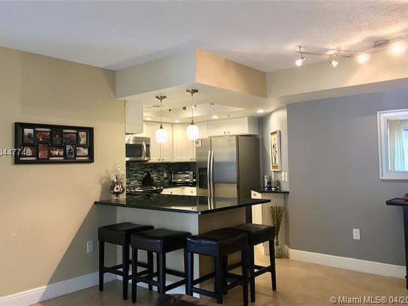 5th image of 2039 SE 10th Ave APT 512