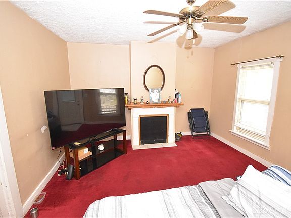 3rd image of 213 Deeds Ave