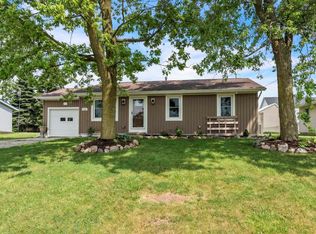 311 Golden Dr N, Topeka, IN