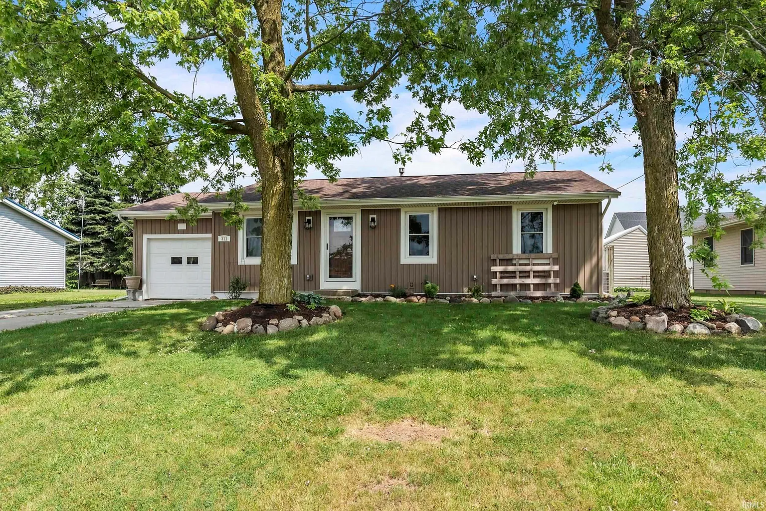 311 Golden Dr N photo 1