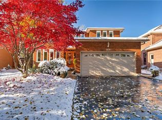 1151 Manor Rd, Oakville, ON L6M1G3