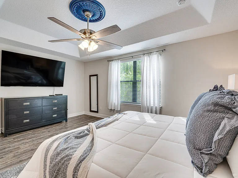 8131 Roseville Blvd — Photo 1