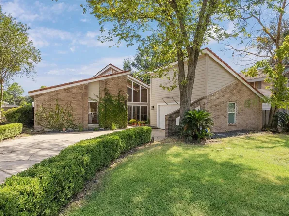 5911 Donwhite Ln, Houston, TX 77088