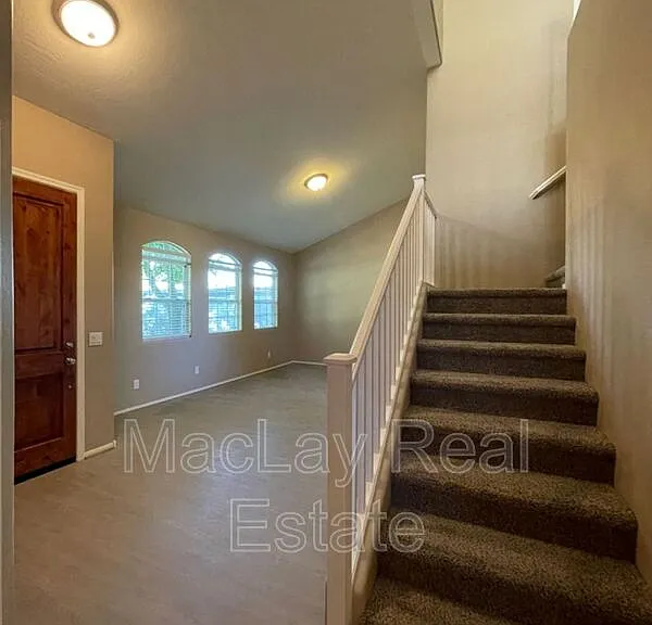 10024 E Isleta Ave — Photo 4