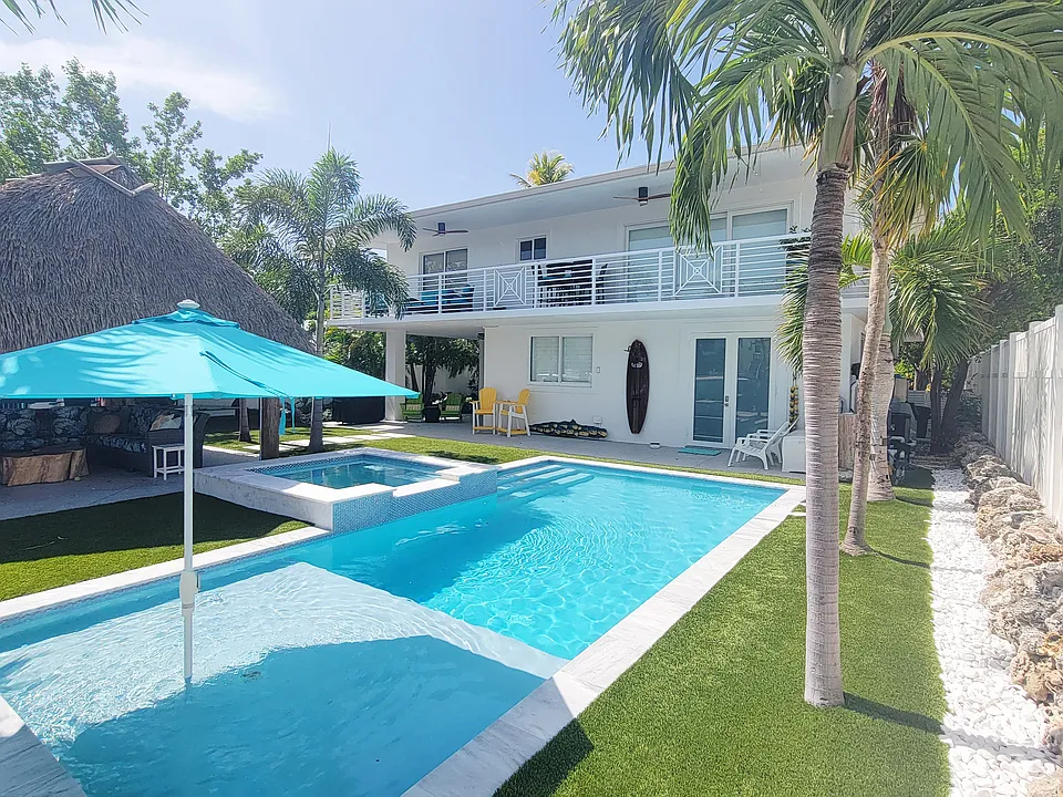 N Coconut Palm Blvd