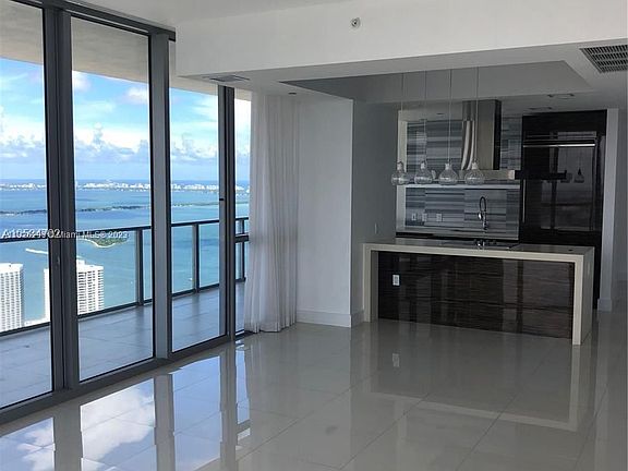 2nd image of 1100 Biscayne Blvd Unit 5805
