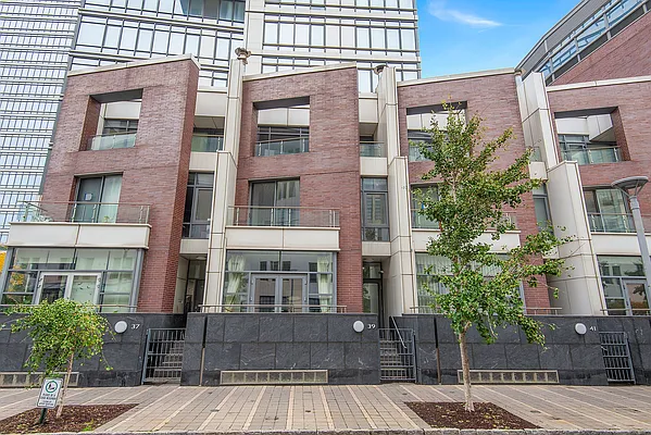 Sold by Compass | media 10