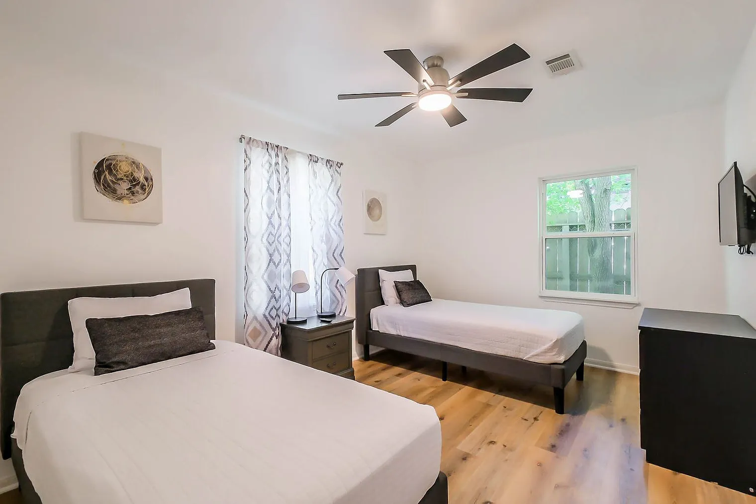 3 bed, 2.0 bath, 1248 sqft, $3,003 — Photo 4