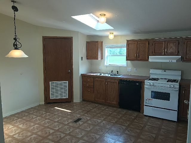 1st image of 187 Pheasant Ct