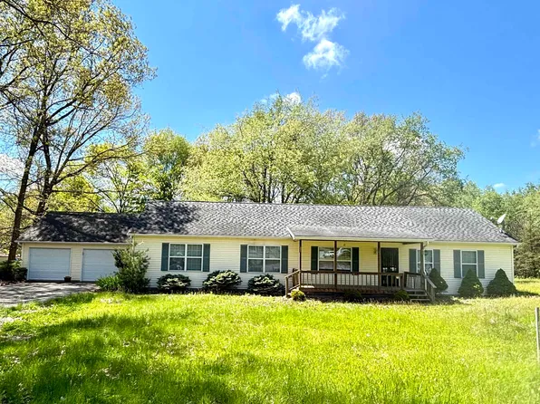 8255 N Seminole Pl, Walkerton, IN 46574