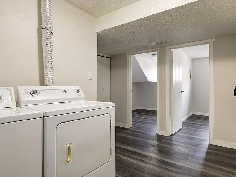 5612 51st Ave #11 — Photo 3