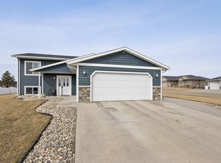 2249 Primrose Dr, Brookings, SD 57006