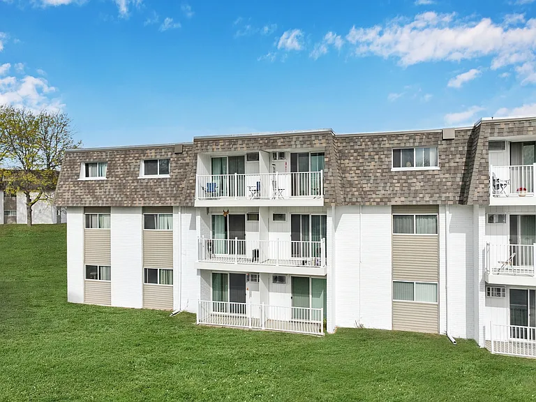 The Wind Song Apartments — Photo 14