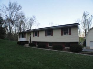 10 Bourdon Ter, Easton, PA 18042