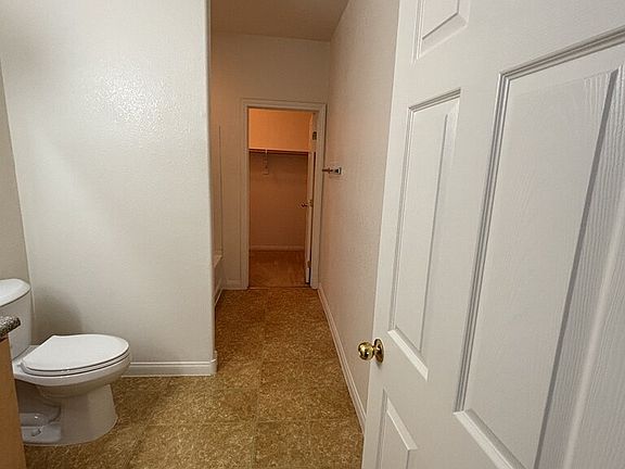 5th image of 4915 E Russell Rd Building 130-15