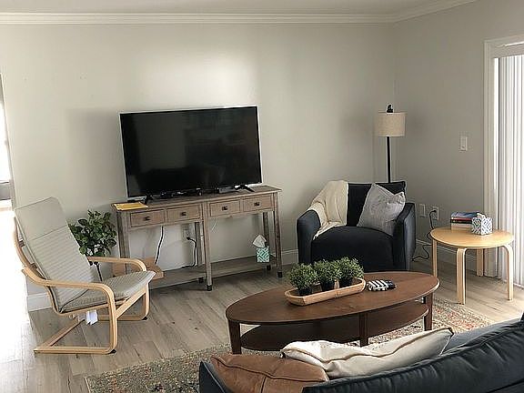 5th image of 2303 Republic Dr