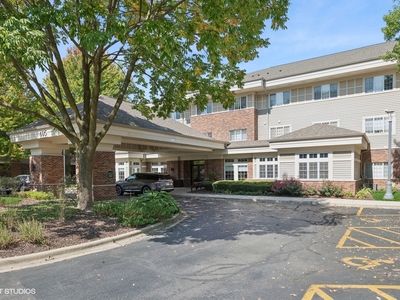 605 Barrington Ave APT 240, Dundee, IL, 60118