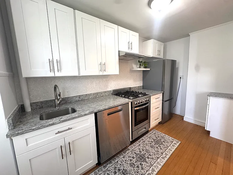 21-41 28th St #3 — Photo 2